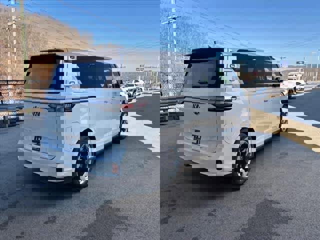 New 2025 Volkswagen ID. Buzz Pro S image 19
