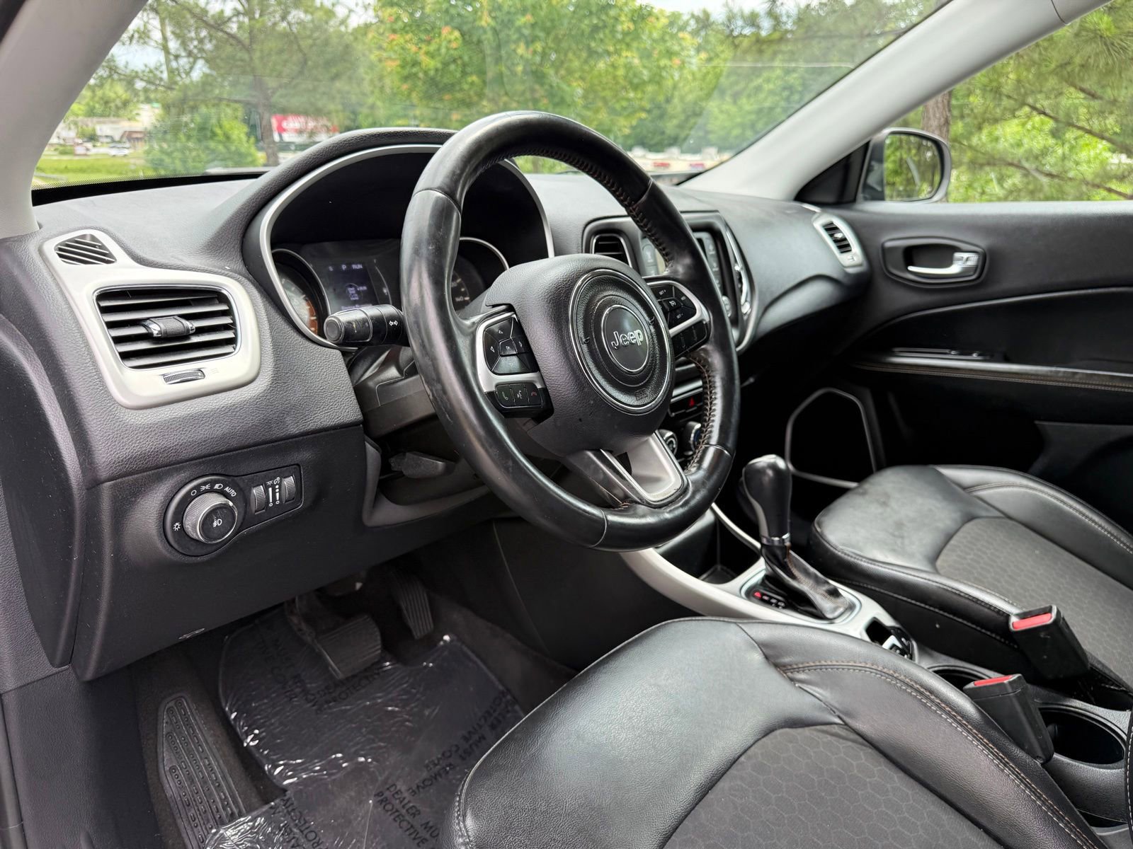 Used 2018 Jeep Compass Latitude FWD image 21