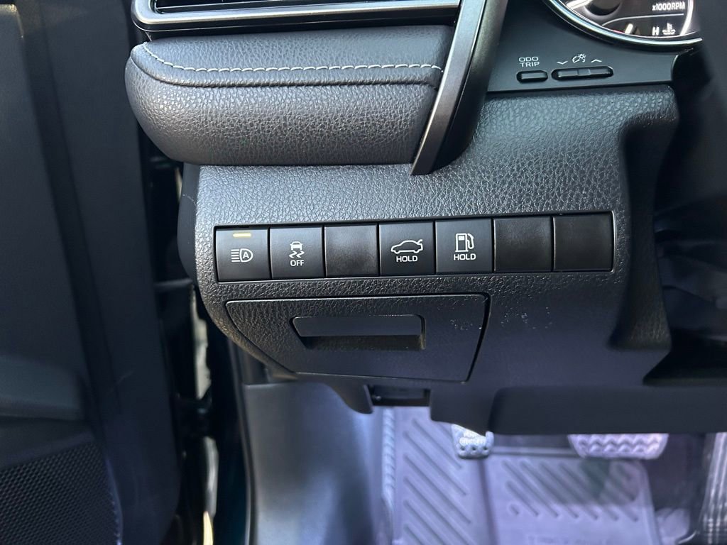 Used 2019 Toyota Camry SE image 24