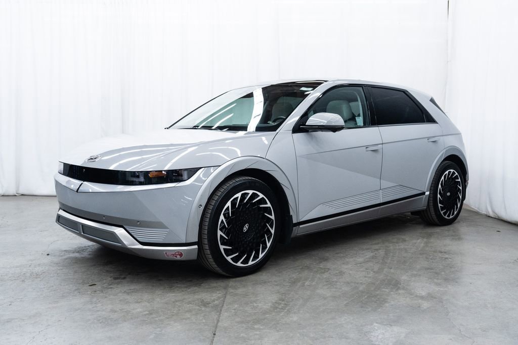 Used 2024 Hyundai Ioniq 5 Limited image 3