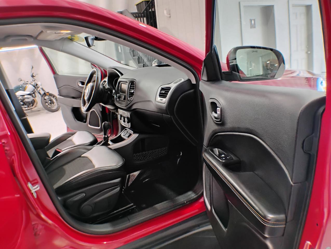 Used 2018 Jeep Compass Latitude image 84