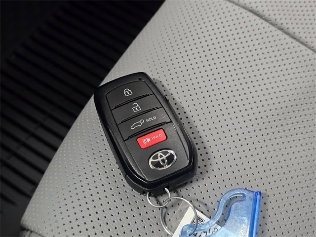 New 2026 Toyota Highlander Limited image 36