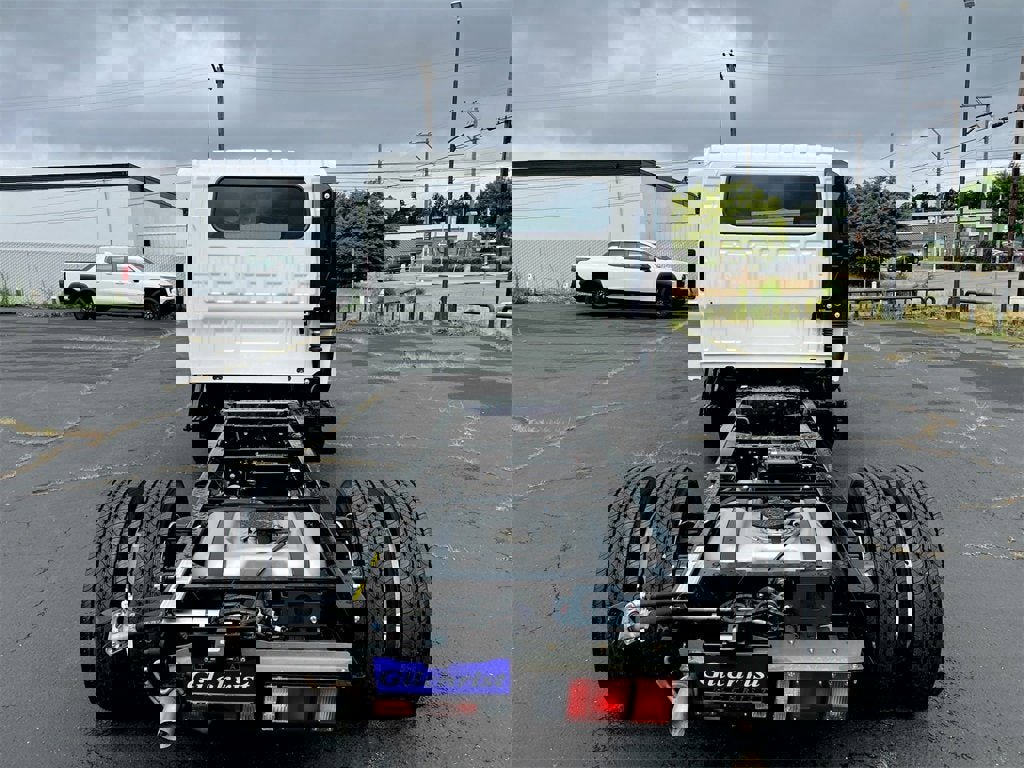 New 2025 Chevrolet Low Cab Forward image 16