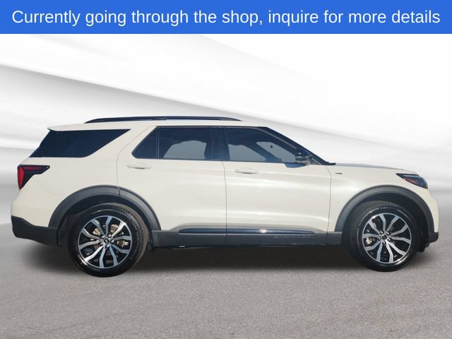 Used 2025 Ford Explorer ST-Line AWD/4WD image 6
