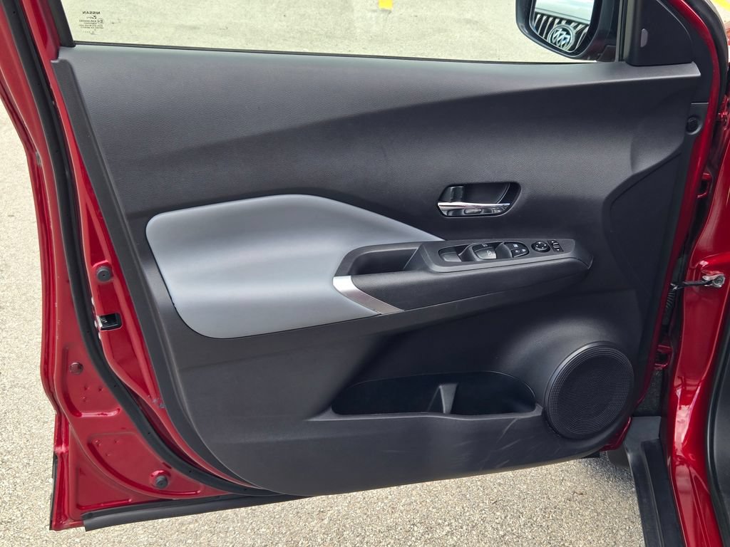 Used 2024 Nissan Kicks SR w/ SR Premium Package FWD image 29
