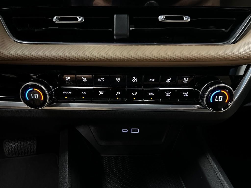 New 2026 Chevrolet Equinox ACTIV w/ Convenience Package III FWD image 24