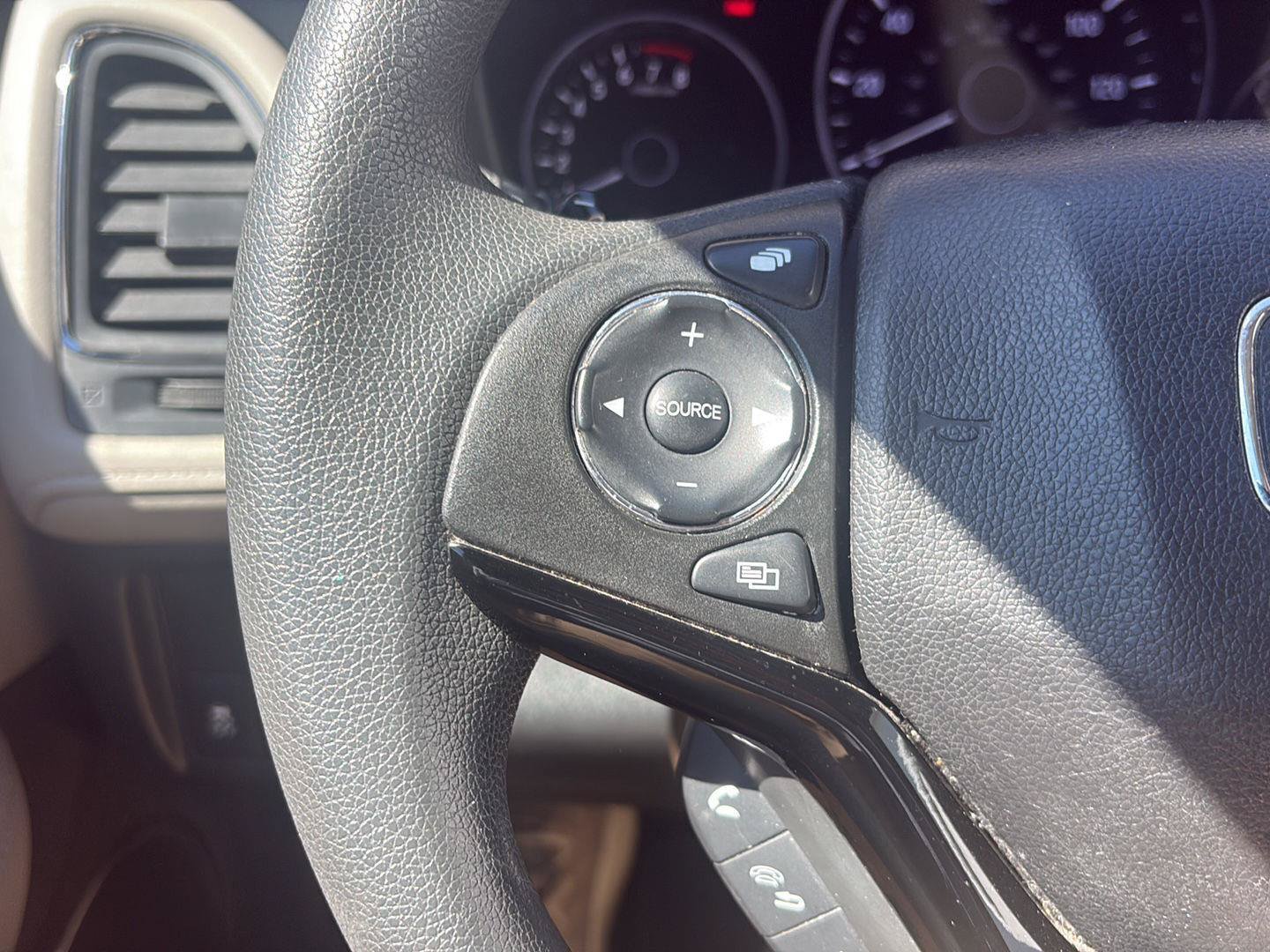 Used 2016 Honda HR-V EX image 12