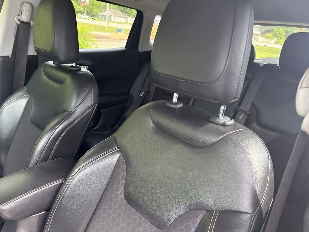 Used 2018 Jeep Compass Latitude w/ Popular Equipment Group AWD/4WD image 11