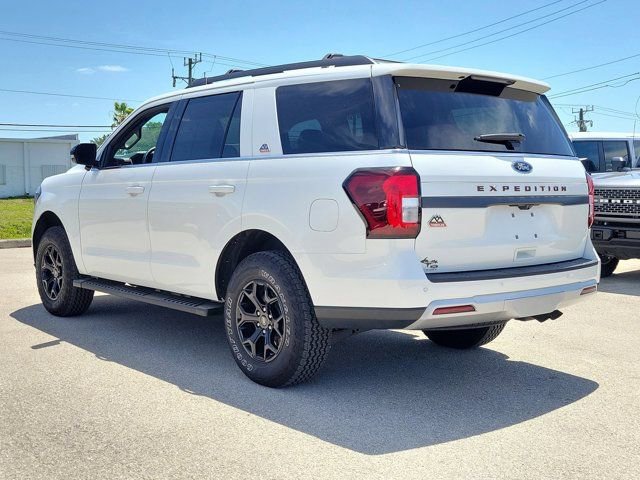 Certified 2024 Ford Expedition Timberline image 4