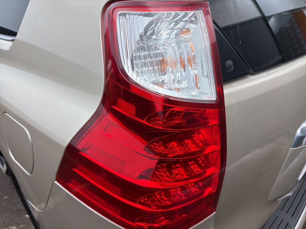 Used 2012 Lexus GX 460 w/ Comfort Plus Pkg image 24