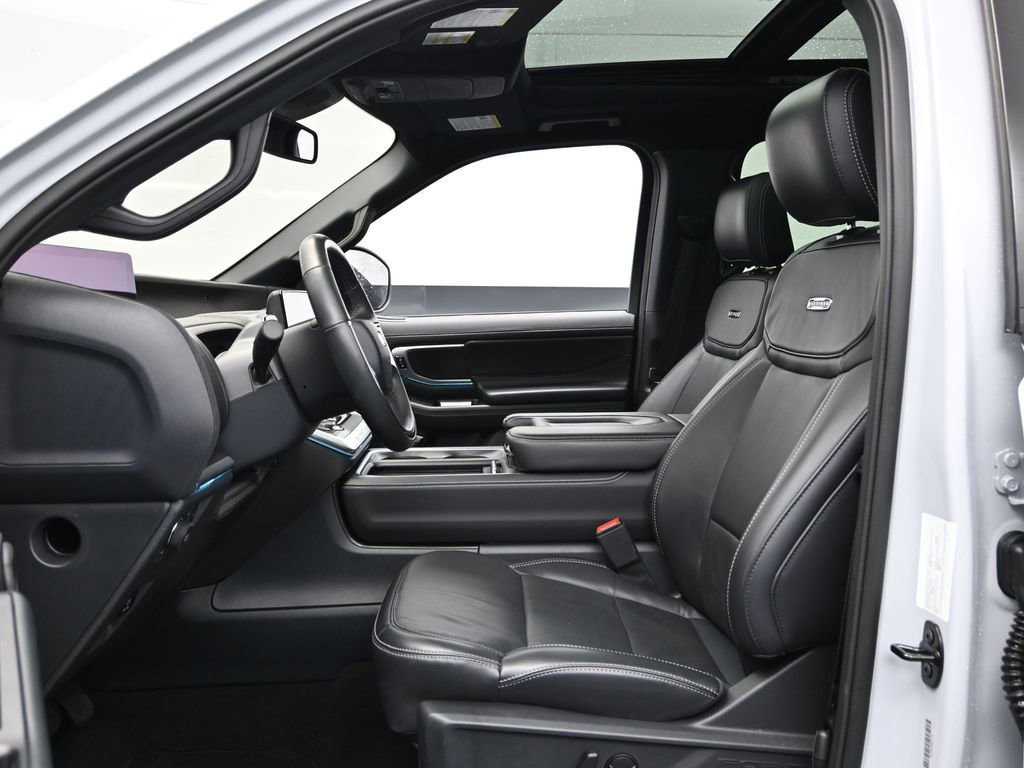 Used 2025 Ford Expedition Max Platinum w/ Stealth Appearance Package image 14