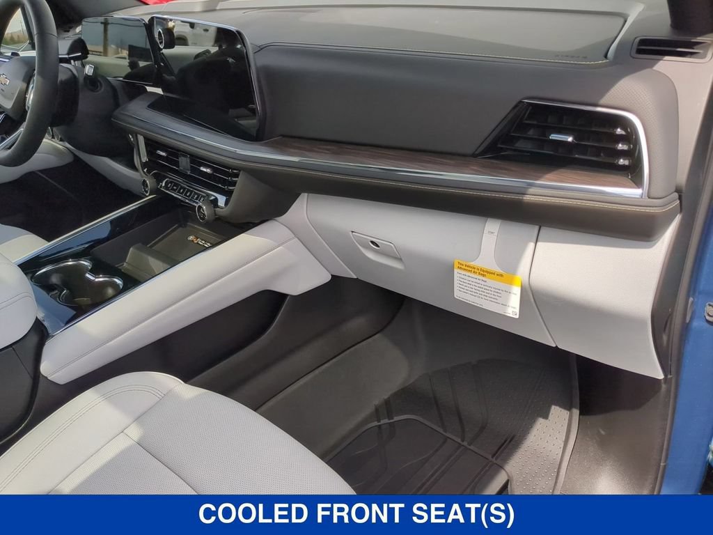 New 2026 Chevrolet Suburban Premier w/ Sun And Tow Package AWD/4WD image 24