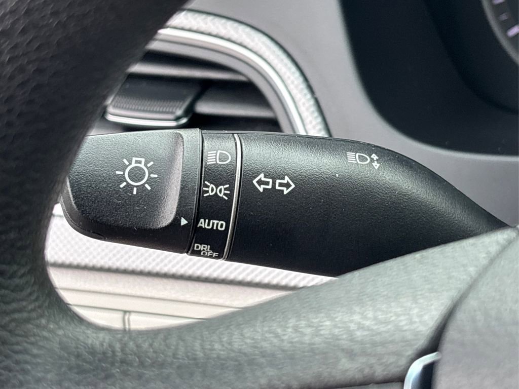 Used 2015 Hyundai Sonata SE w/ Option Group 09 FWD image 23