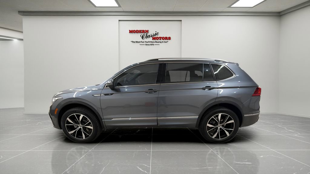 Used 2023 Volkswagen Tiguan SEL R-Line image 2
