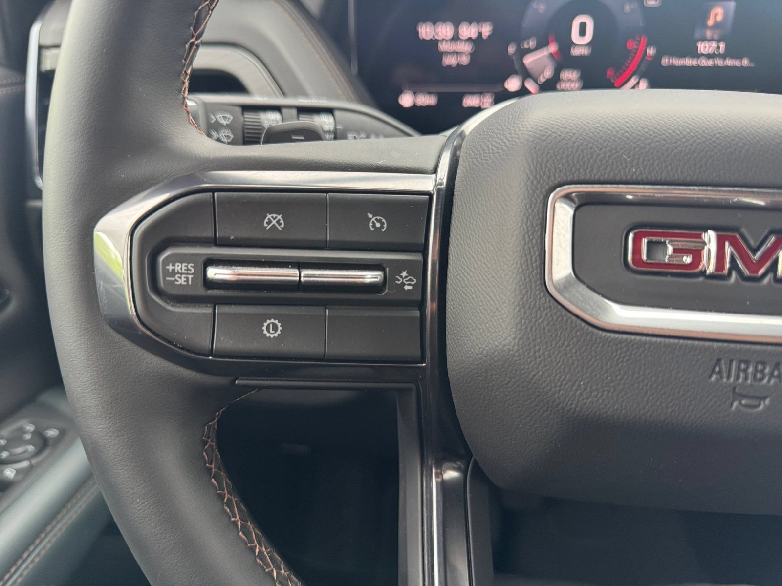 Certified 2025 GMC Yukon AT4 AWD/4WD image 21