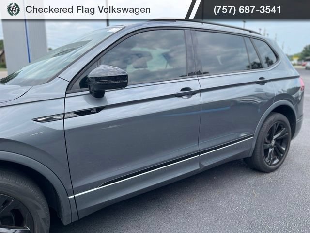Used 2023 Volkswagen Tiguan SE R-Line FWD image 2