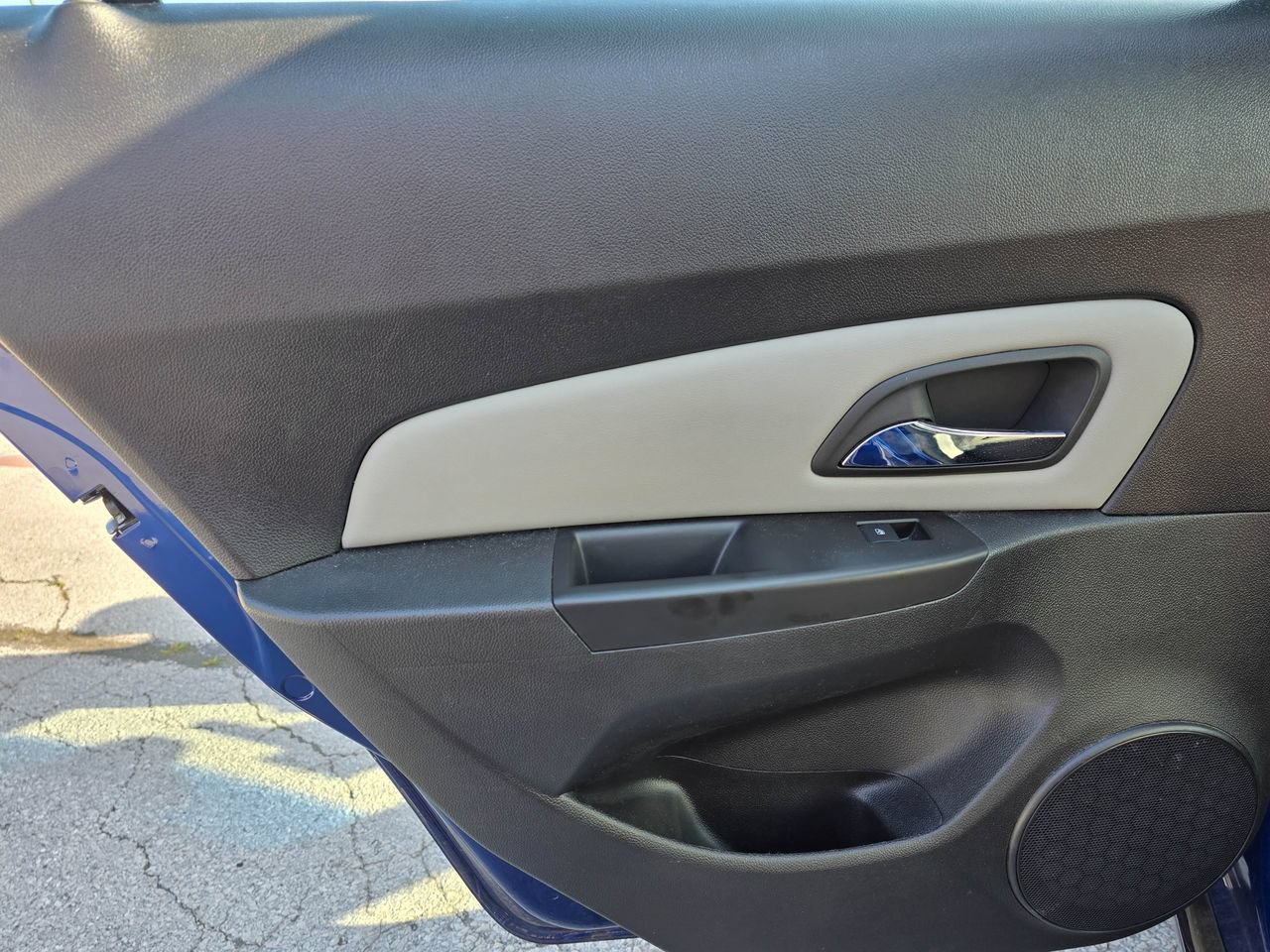 Used 2012 Chevrolet Cruze LS w/ Connectivity Package FWD image 12