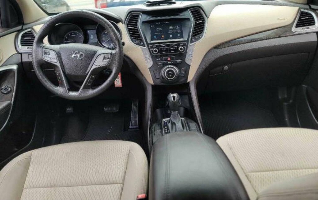 Used 2017 Hyundai Santa Fe Sport FWD image 11