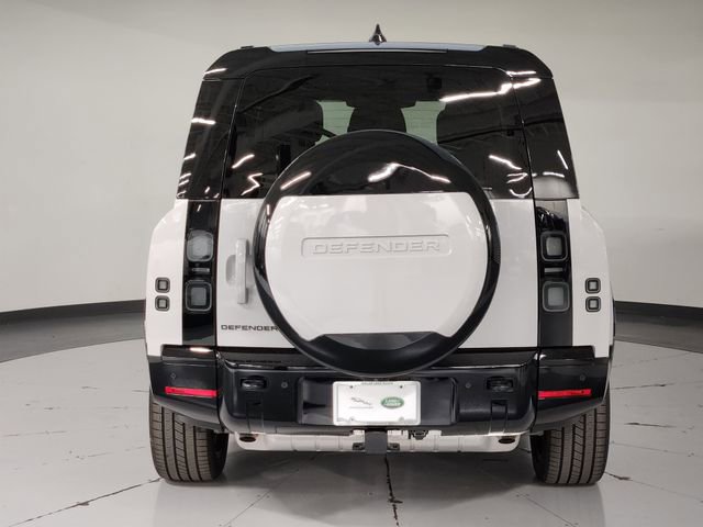 New 2026 Land Rover Defender 130 X-Dynamic SE image 9