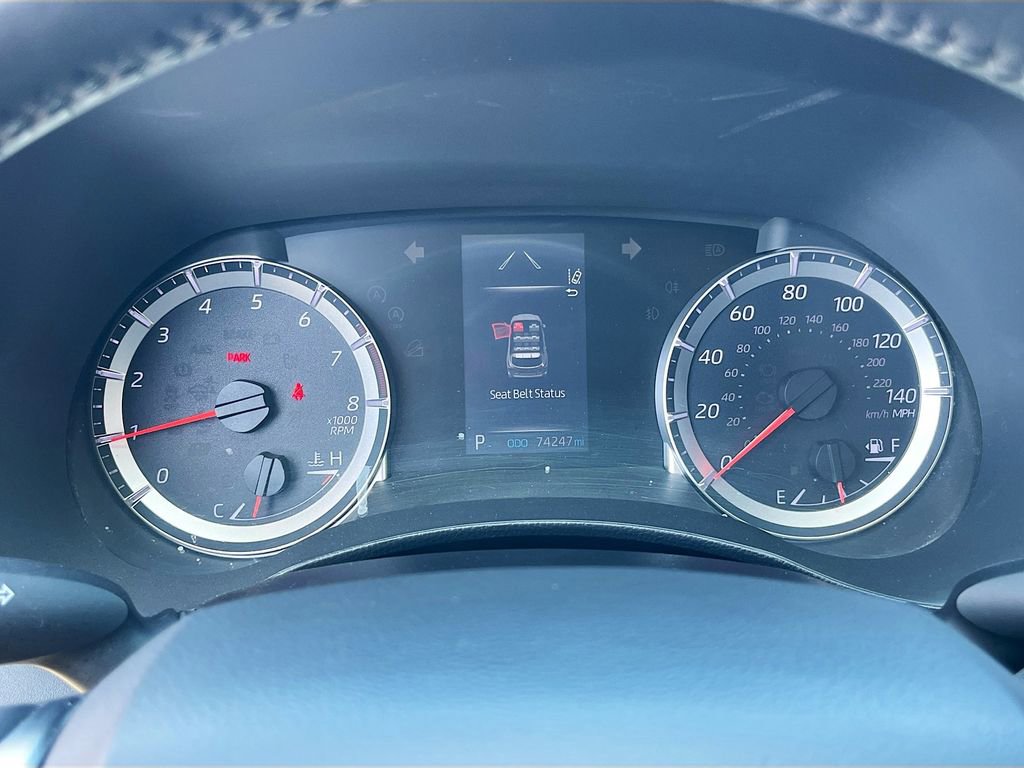 Used 2021 Toyota Highlander LE image 12