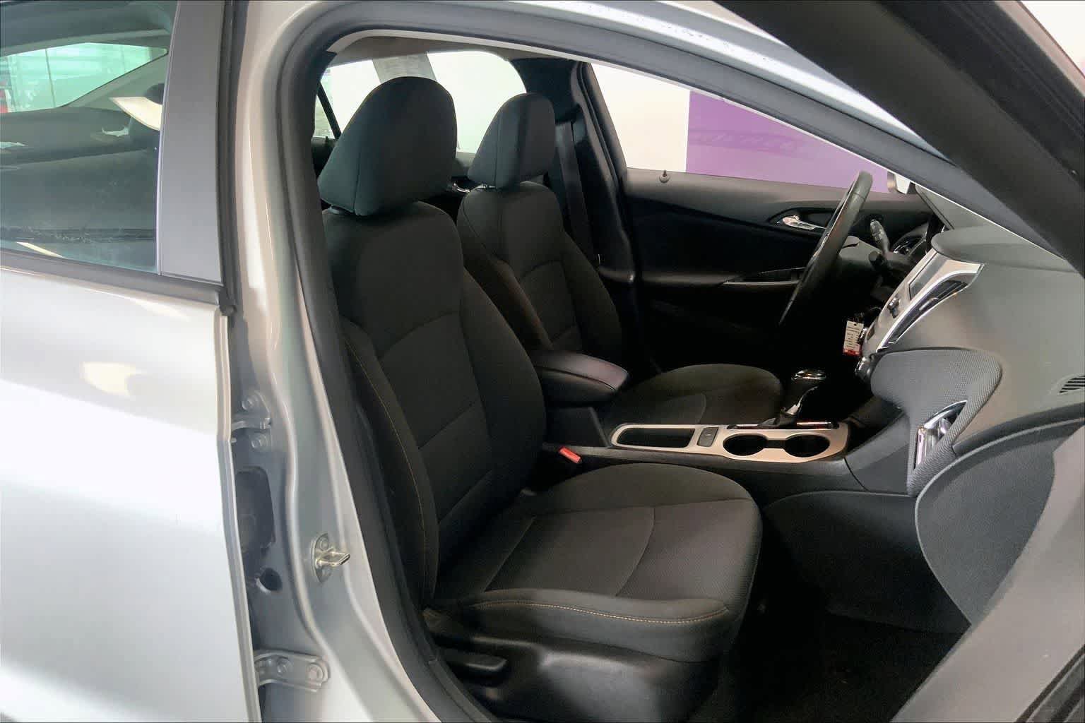Used 2017 Chevrolet Cruze LS image 12