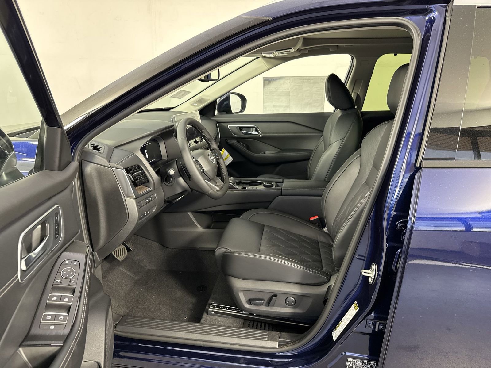 New 2026 Nissan Rogue Platinum w/ Platinum Premium Package image 5