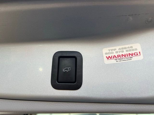 Used 2017 Toyota Highlander XLE image 25