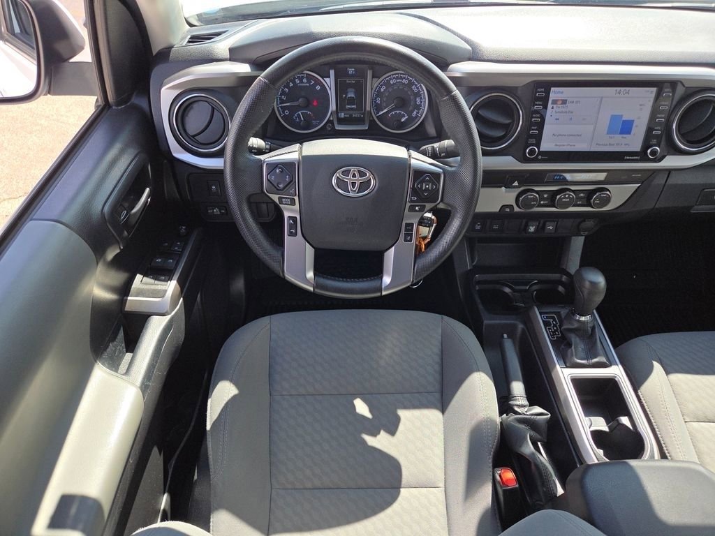 Used 2022 Toyota Tacoma SR5 w/ Technology Package image 4