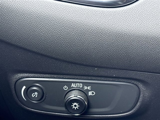 Certified 2024 Chevrolet Equinox LT w/ LPO, Floor Liner Package image 17