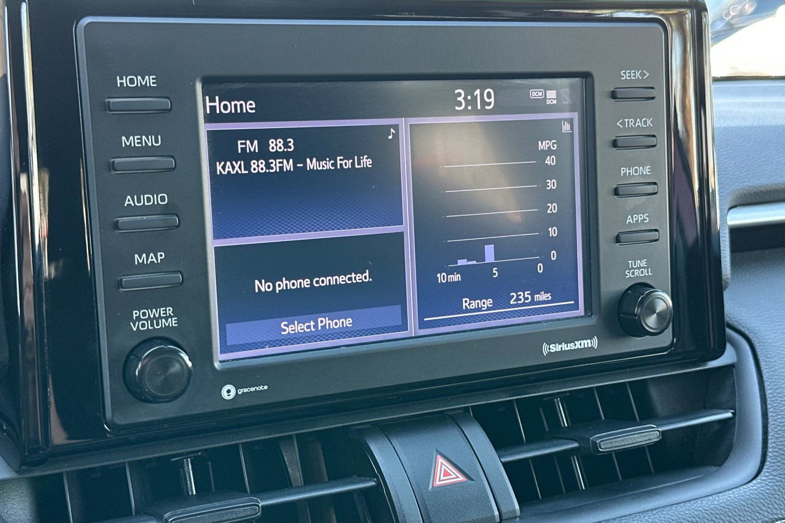 Used 2021 Toyota RAV4 XLE w/ Carpet Mat Package (TMS) image 19