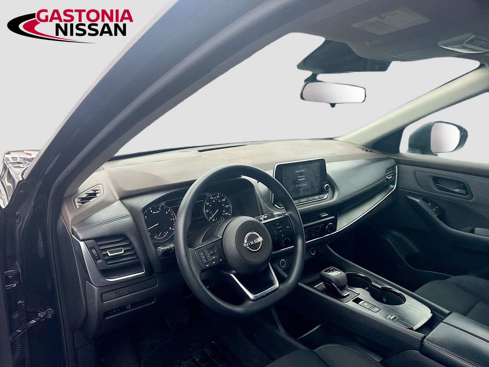 Used 2023 Nissan Rogue S image 11