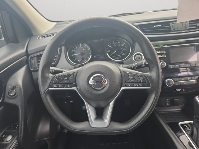 Used 2017 Nissan Rogue Sport SV AWD/4WD image 15