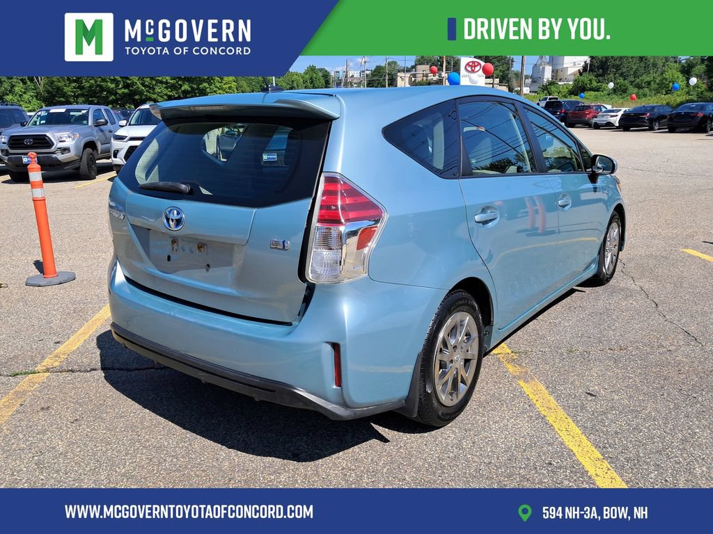 Used 2017 Toyota Prius V Three FWD image 5