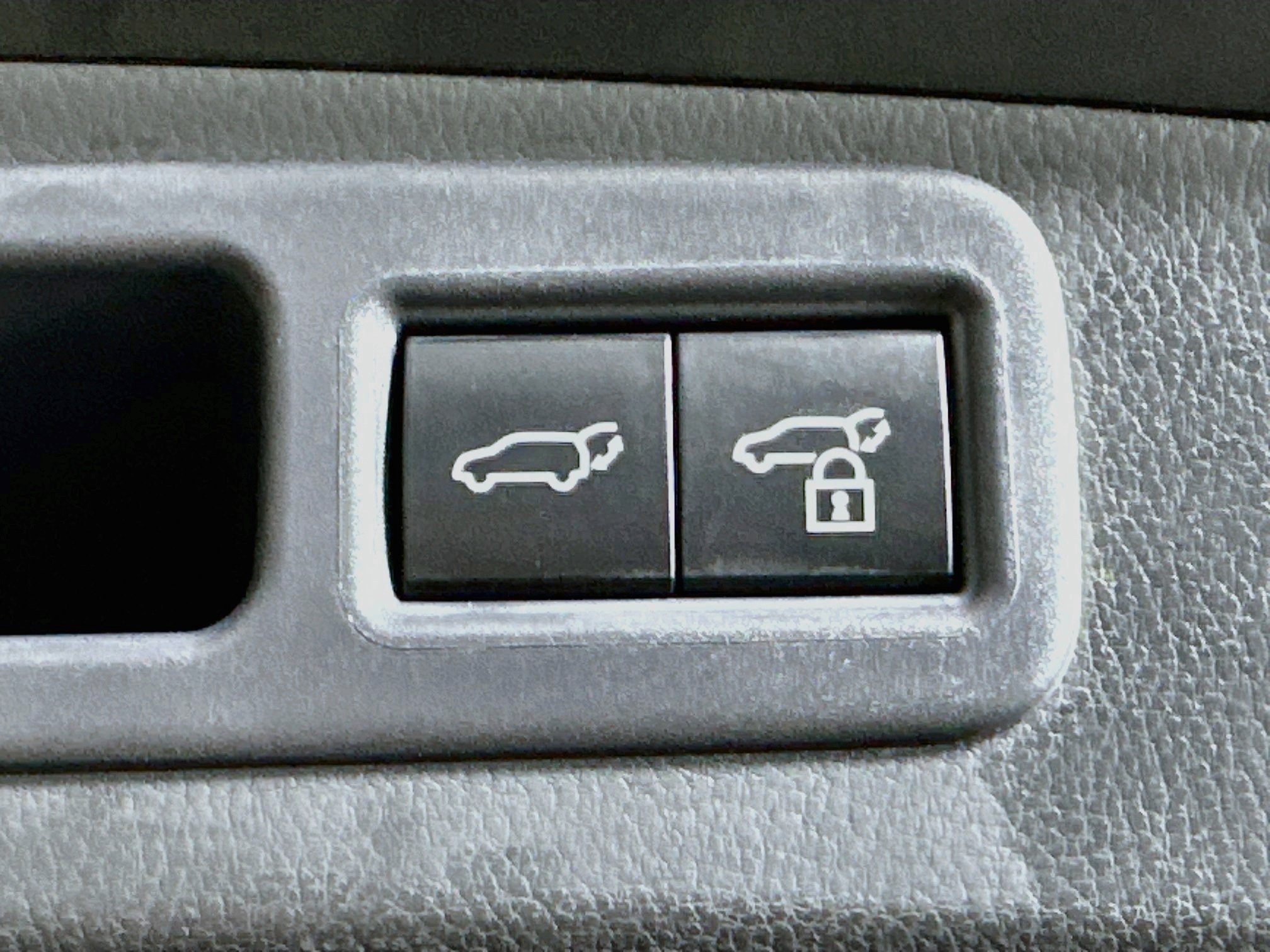 Used 2025 Lexus RX 350 Premium w/ Accessory Package (Z1) FWD image 7