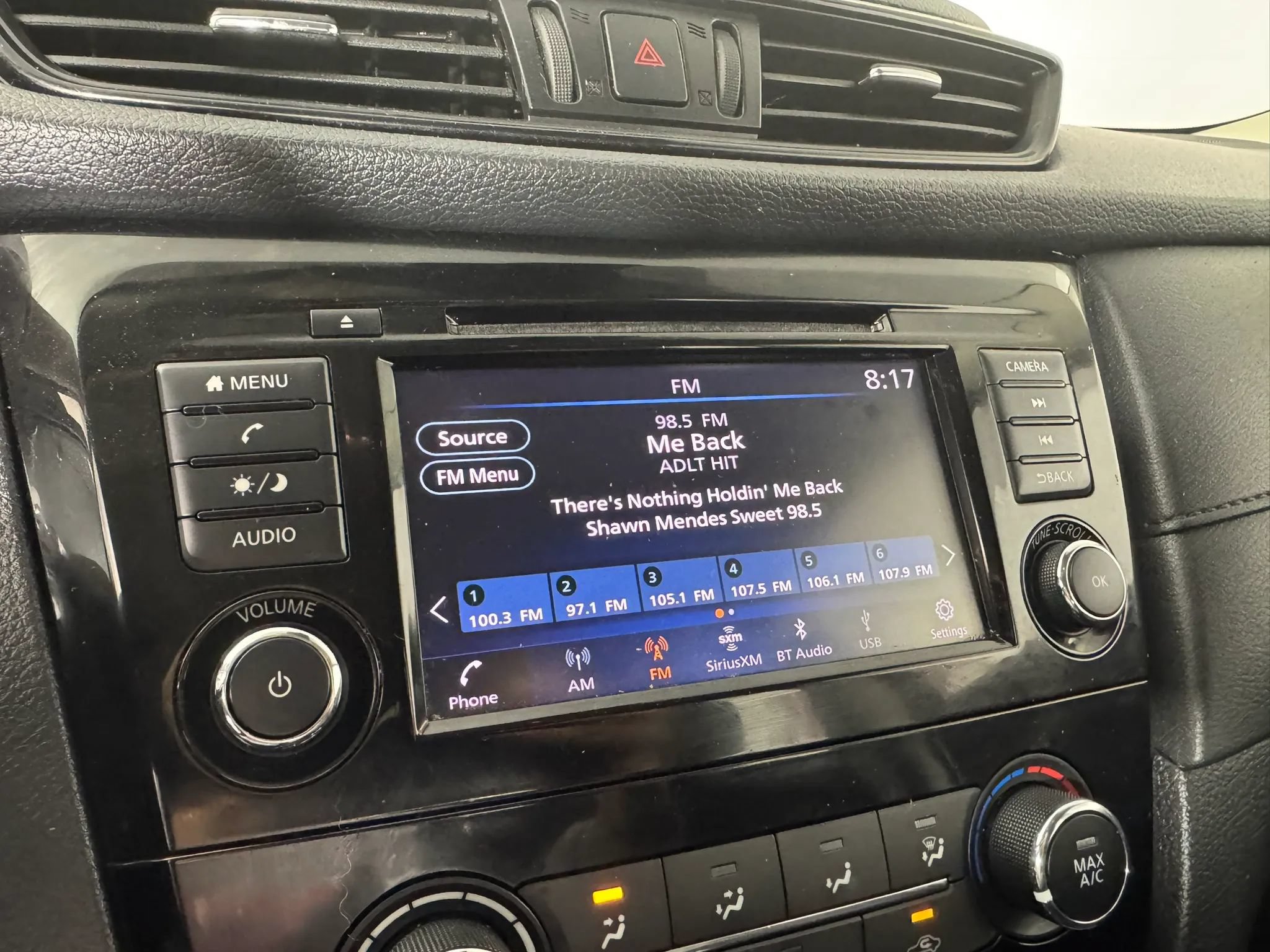 Used 2019 Nissan Rogue S AWD/4WD image 18