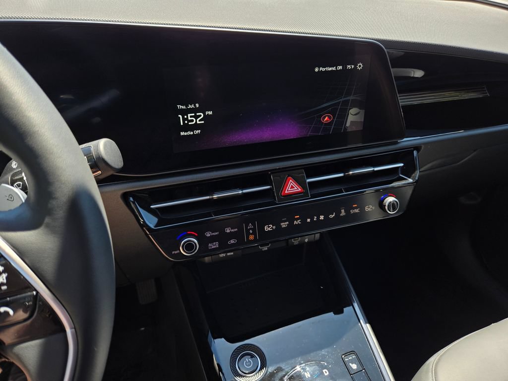 Certified 2024 Kia Niro Wind w/ Wind Preserve Package FWD image 27