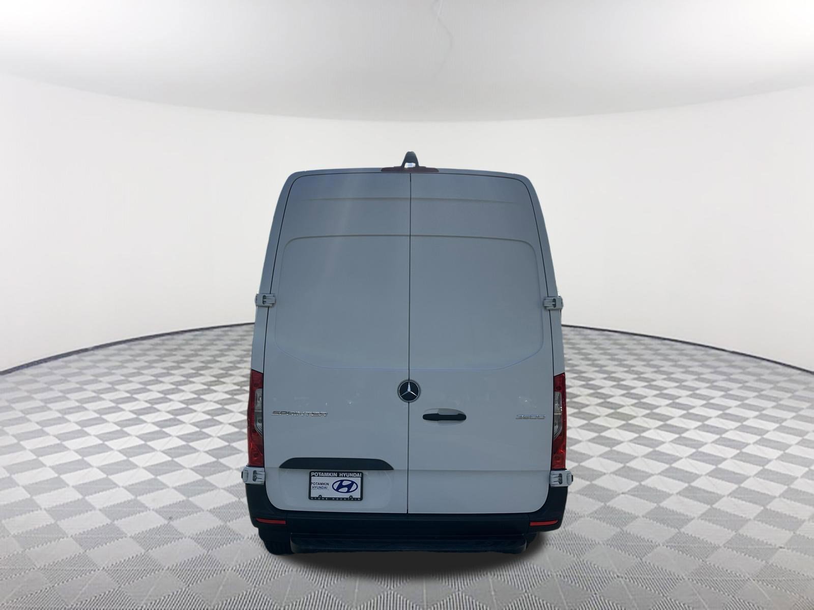 Used 2020 Mercedes-Benz Sprinter 144 Cargo w/ Driver Convenience Package image 8