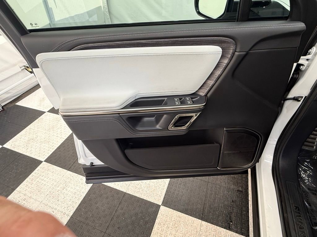 Used 2022 Rivian R1T Adventure image 14