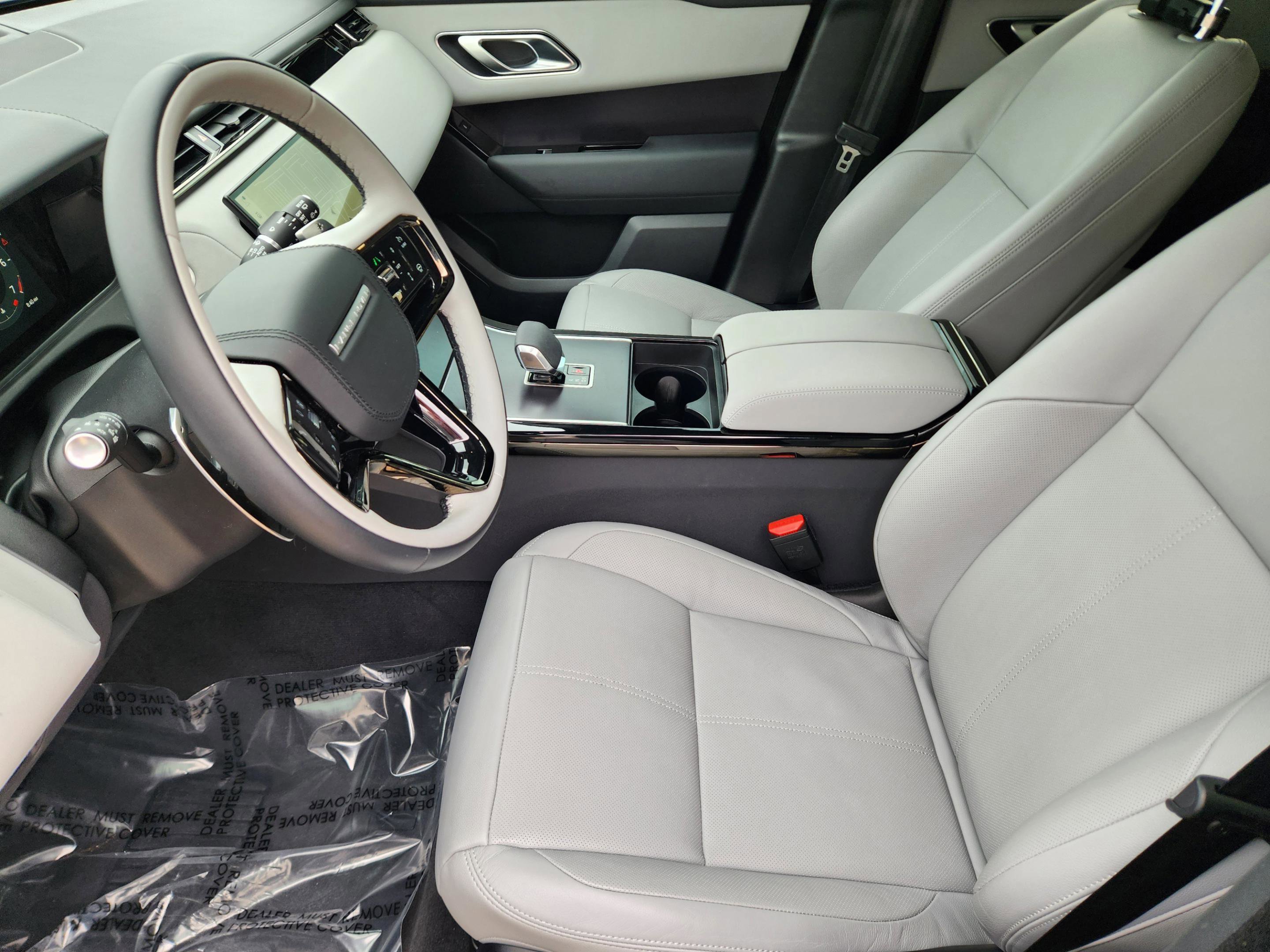 Certified 2026 Land Rover Range Rover Velar Dynamic SE AWD/4WD image 8