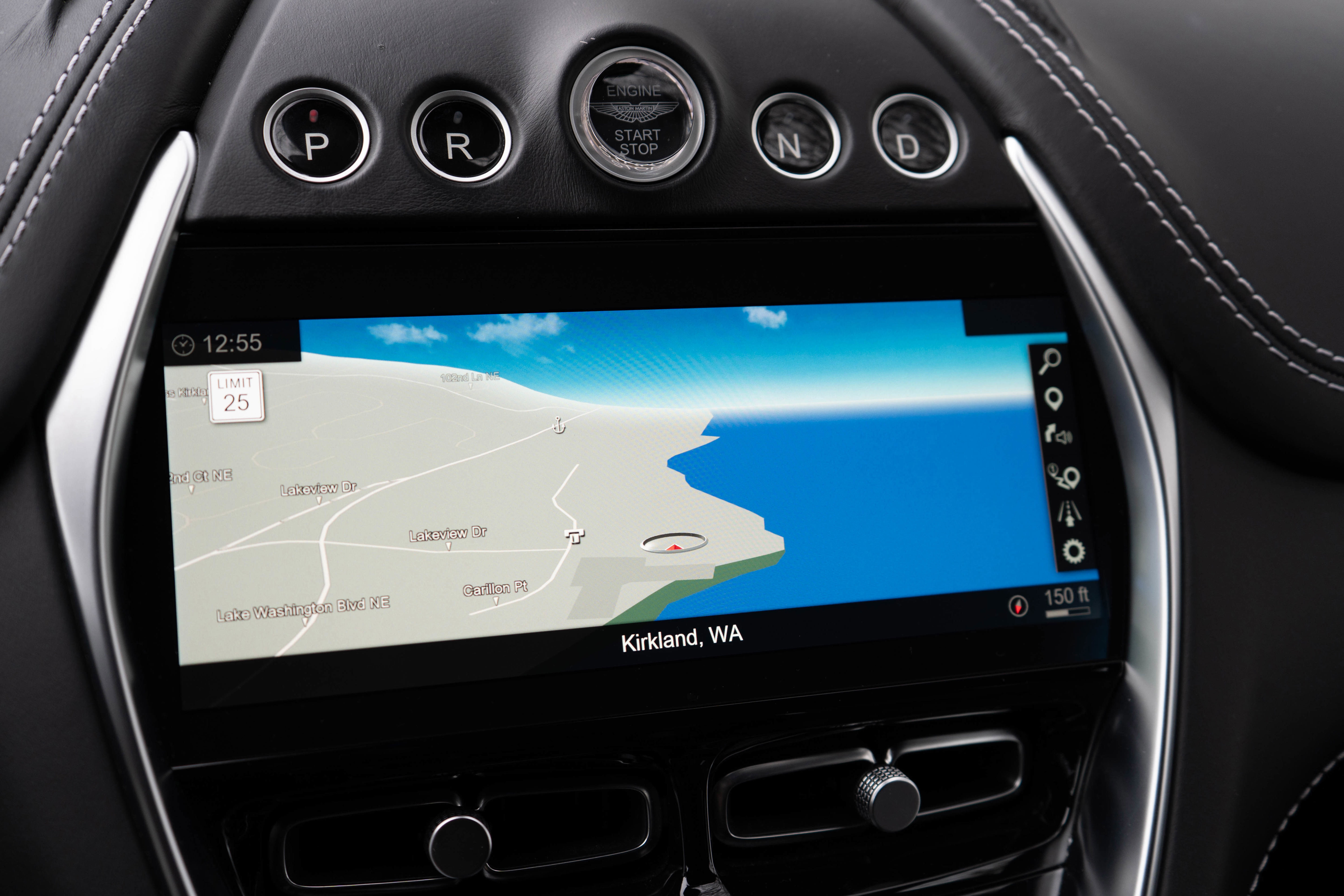 Used 2021 Aston Martin DBX image 21