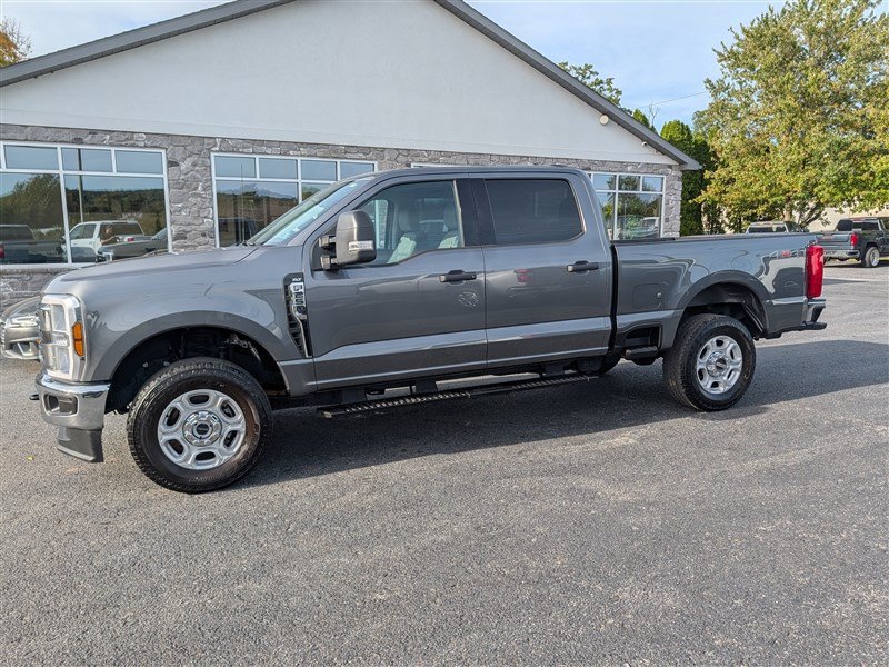 Used 2026 Ford F250 XLT AWD/4WD image 3