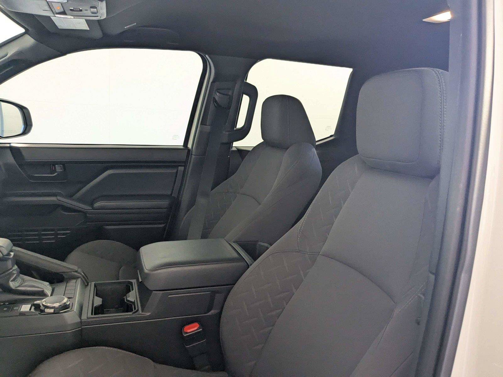 Used 2025 Toyota Tacoma SR AWD/4WD image 12