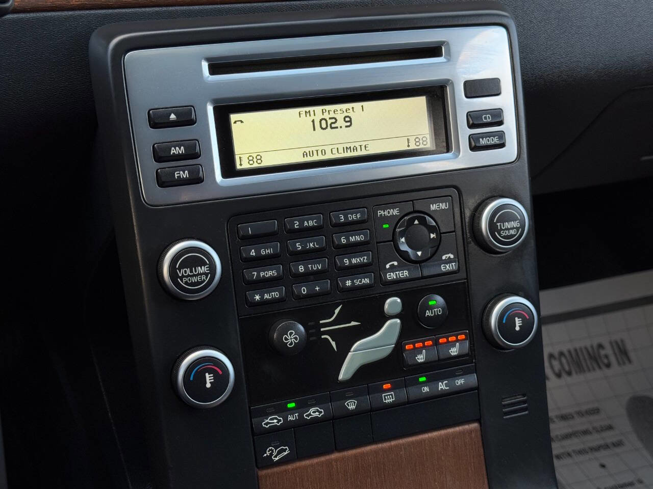 Used 2010 Volvo XC70 3.2 image 17