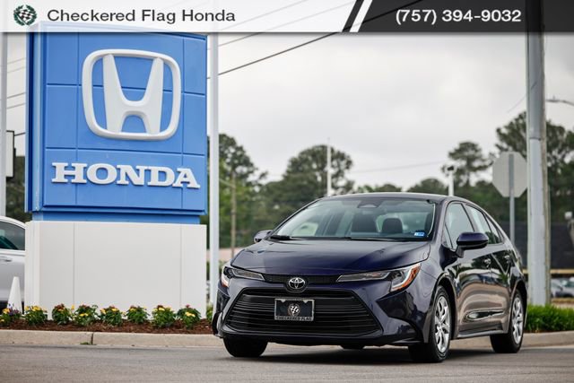Used 2024 Toyota Corolla LE FWD image 1