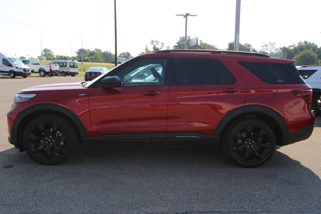 Used 2024 Ford Explorer ST-Line w/ Class IV Trailer Tow Package AWD/4WD image 5