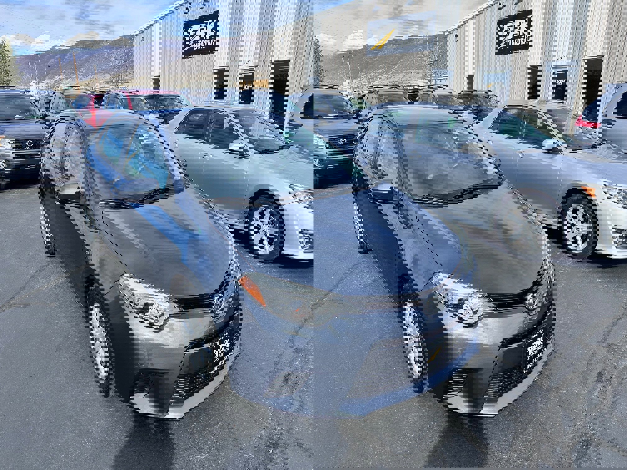 Used 2015 Toyota Corolla LE image 1