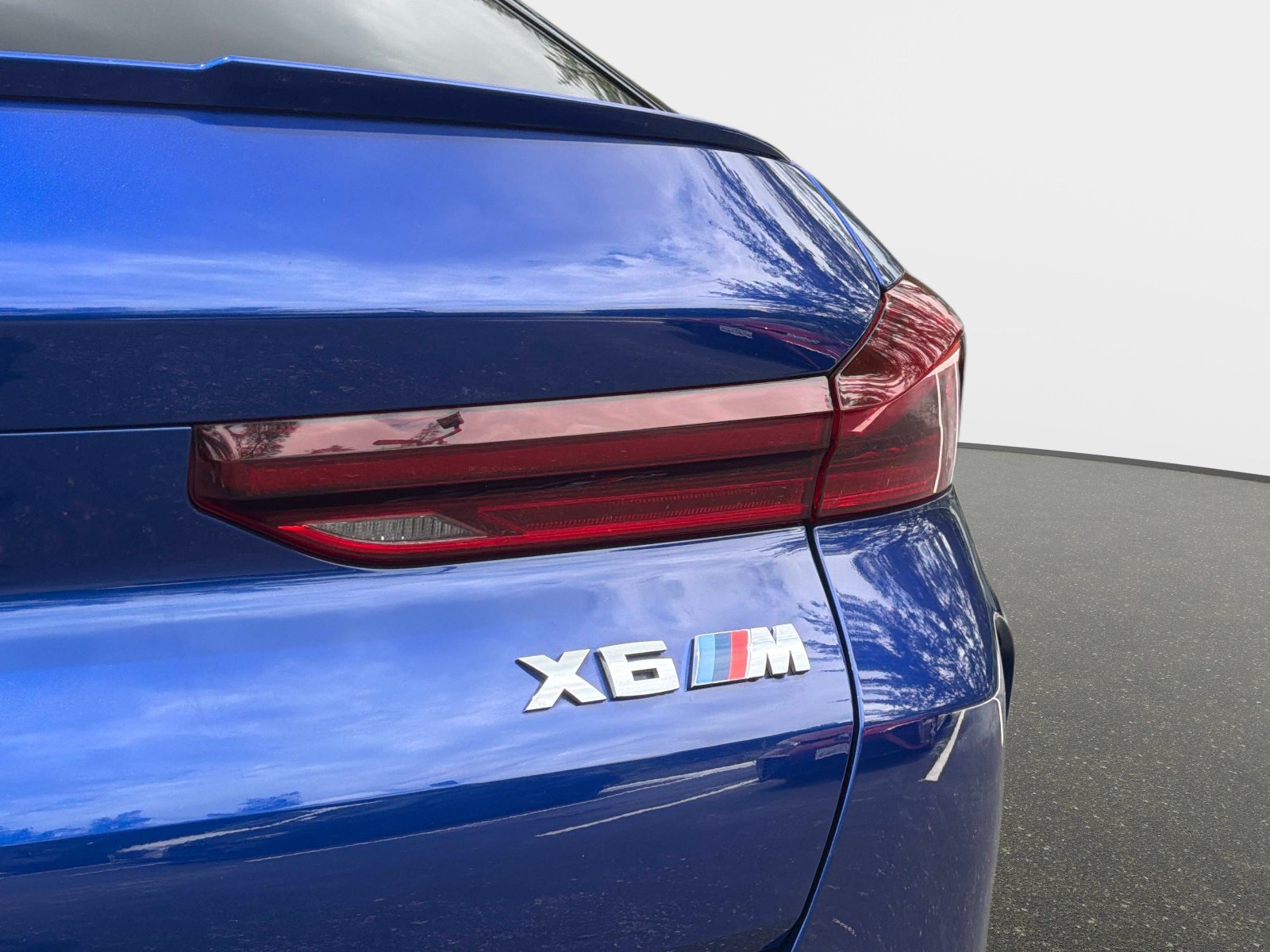 Used 2021 BMW X6 M w/ Executive Package AWD/4WD image 17