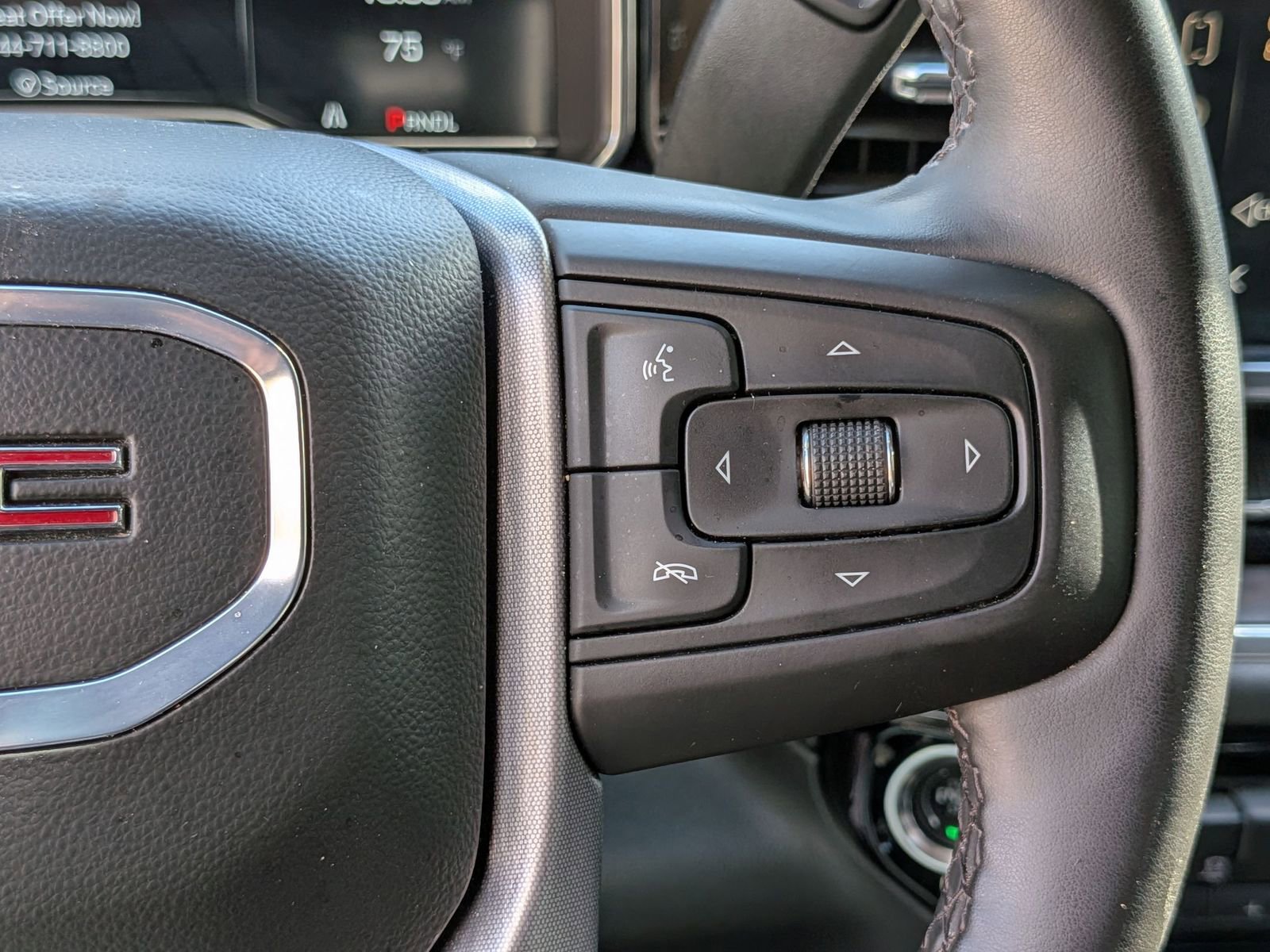 Used 2025 GMC Sierra 1500 SLT image 18