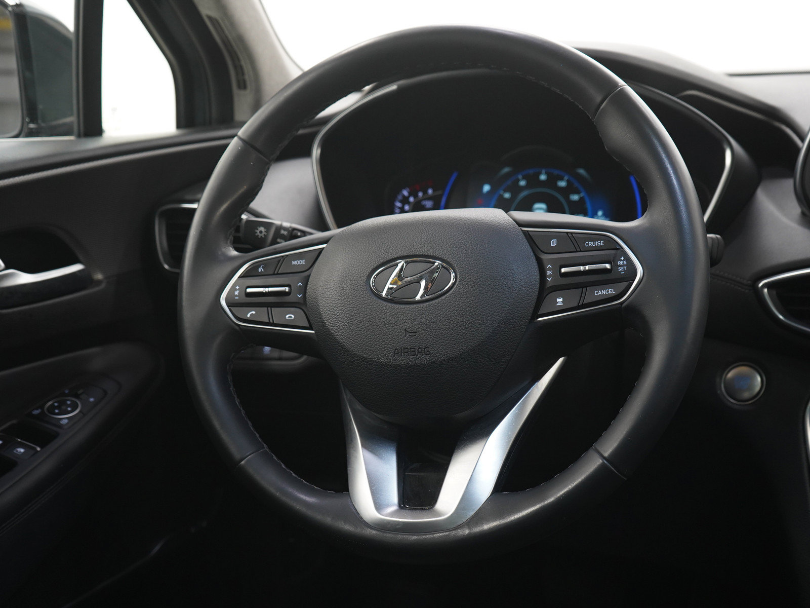 Used 2019 Hyundai Santa Fe Limited AWD/4WD image 14