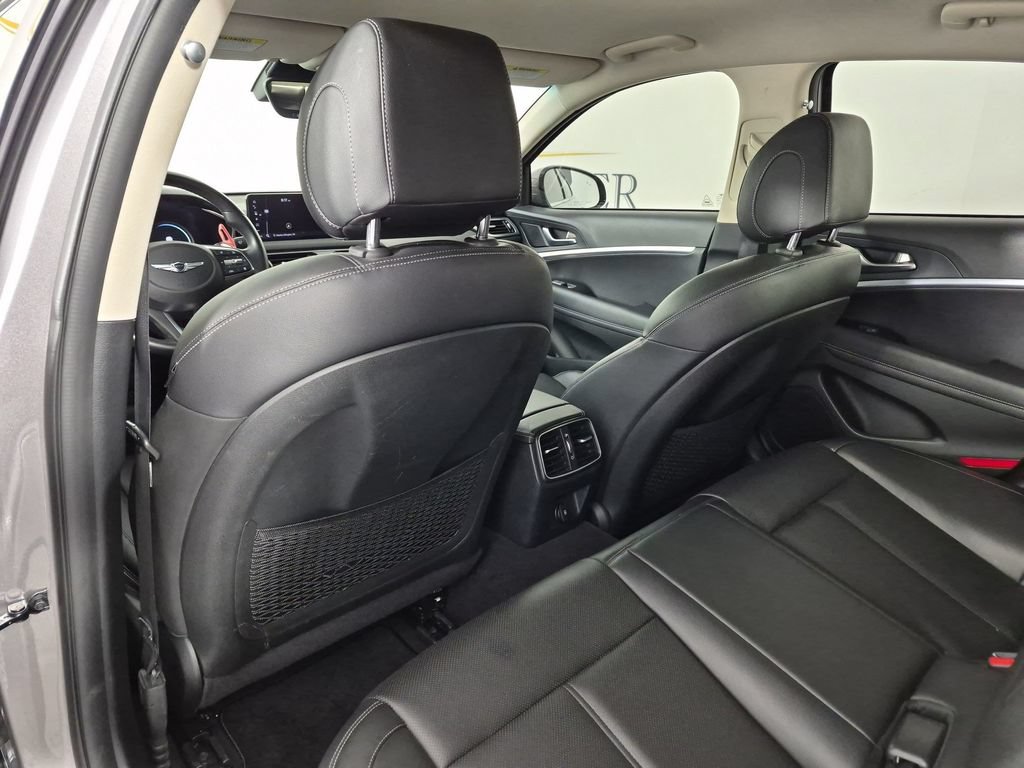 Used 2023 Genesis G70 2.0T RWD image 33
